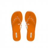 Tongs oranges et cloutées Furla été 2010