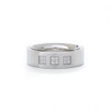 Une bague Steelx en acier