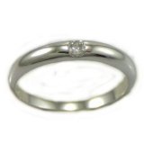 Une bague style alliance avec un zirconia au centre