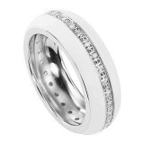 Une bague en céramique blanche et diamants