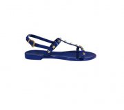 Sandale plate en caoutchouc bleu profond et cloutée collection André été 2011 femme