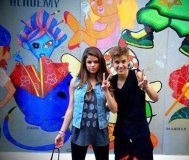 Justin Bieber et Selena Gomez, très heureux au Japon