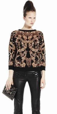 Pull noir imprimé renaissance pantalon slim en cuir femme Alexander McQueen mode Collection automne hiver 2010 2011