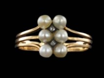 Bague ancienne 1840 en or rose, perles diamants en vente sur bijouxbaume.com