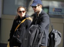 Le couple passe inaperçu : Natalie Portman enceinte est aux côtés de son fiancé Benjamin Millepied