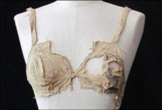 L’ancêtre du soutien-gorge !