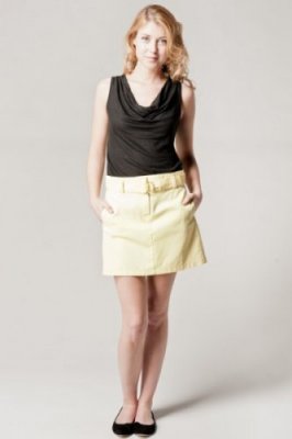 Jupe courte en gabardine 