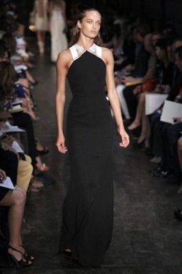 La robe longue selon Victoria Beckham