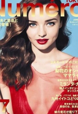 Miranda Kerr en rouge incendiaire