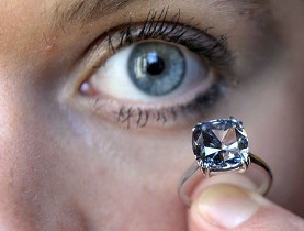 Une vente record d'un diamant à Genève