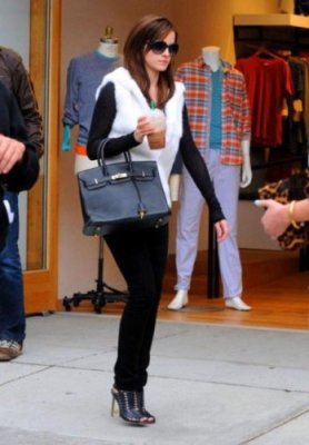 Emma Watson sur le tournage de "The Ring Bling"