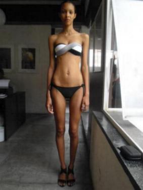 Séance Photoshop ratée pour Lais Ribeiro