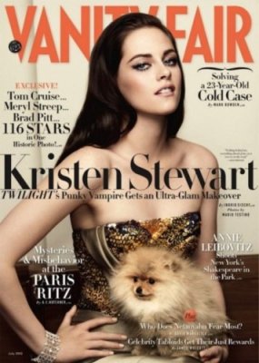 Kristen Stewart : élégante en robe Armani Privé pour Vanity Fair