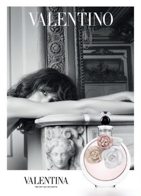 Freja Beha Erichsen pose pour le nouveau parfum Valentino