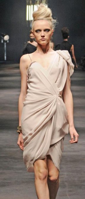 Robe crêpe nude Lanvin été 2010