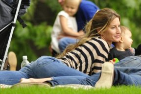 Gisele Bündchen decontractée et son fils Benjamin Brady