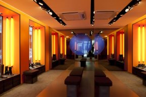 Décor tamisé dans la boutique éphémère d'Hermès