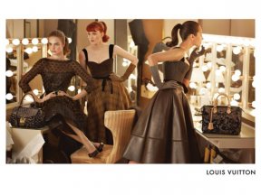 De la dentelle du tartan et des pieces en cuir les indispensables de la saison dans cette collection hiver 2010 2011 Louis Vuitton femme 