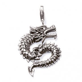 Un pendentif dragon signé Thomas Sabo