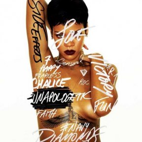 Rihanna enlève le haut pour son nouvel opus !