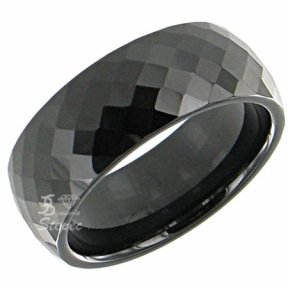 Une bague Phebus Ceranity en céramique