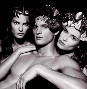 Baptiste Giabiconi en Apollon pour Pirelli