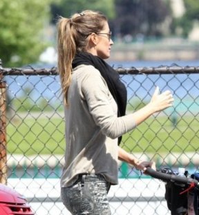 Gisèle Bündchen affiche un petit ventre !