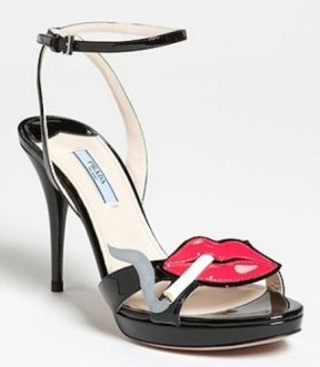 Les « Smoking Shoes » en version noire de Prada 