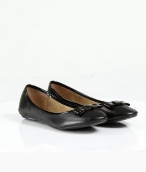 Ballerines noires effet cuir avec semelles antidérapantes