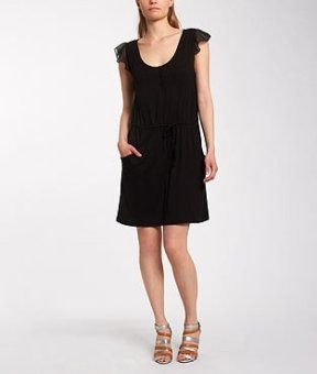 Robe de soirée noire avec détails à volants aux épaules