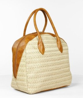 Sac à main en paille beige détails en simili cuir camel 