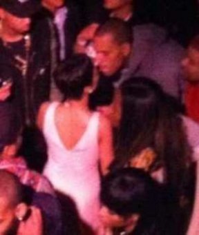 Rihanna et Chris Brown, pris en flagrant délit de baiser !