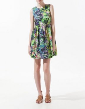 Robe Zara fleurie vert pomme taille froncée tendance été 2012