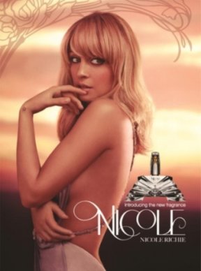 Nicole Richie pose pour son parfum Nicole