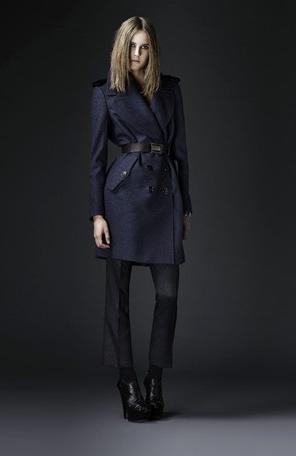 Trench bleu Burberry hiver 2011 collection femme