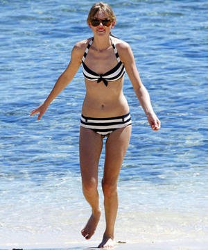 Taylor Swift en bikini rayé en Australie