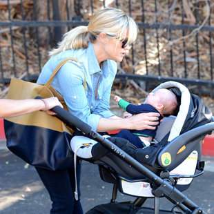Reese Witherspoon : première sortie avec son petit Tennessee !