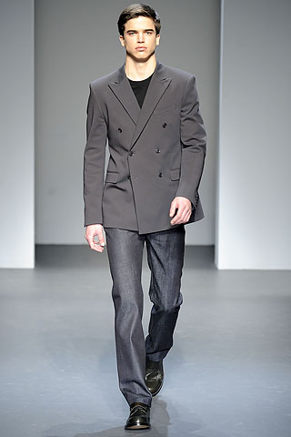 Retour de la tendance militaire chez Clavin Klein homme version automne-hiver 2010-2011