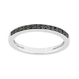 Bague en diamants noirs signée Guy Laroche sur vensto.com