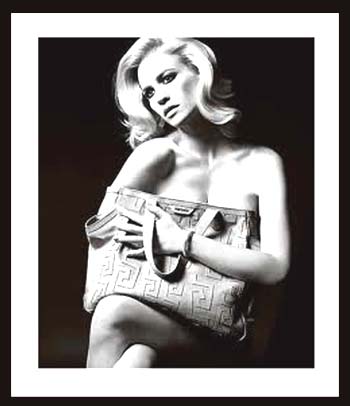 Collection January Jones pour Versace été 2011, sac à main à motifs 