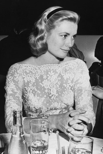 Grace Kelly porte le bandeau