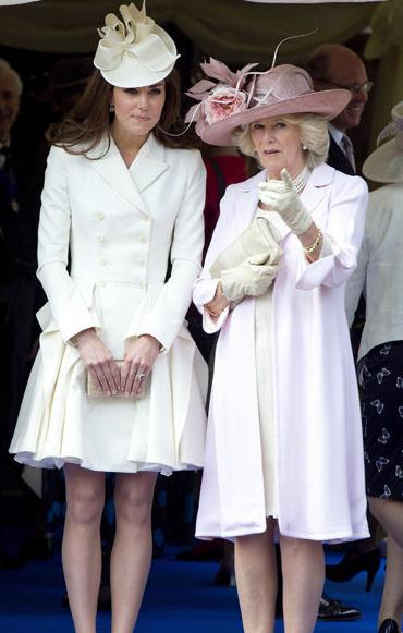 Kate Middleton chic en Alexander McQueen
