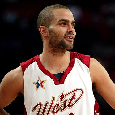 Tony Parker sur un terrain de basket