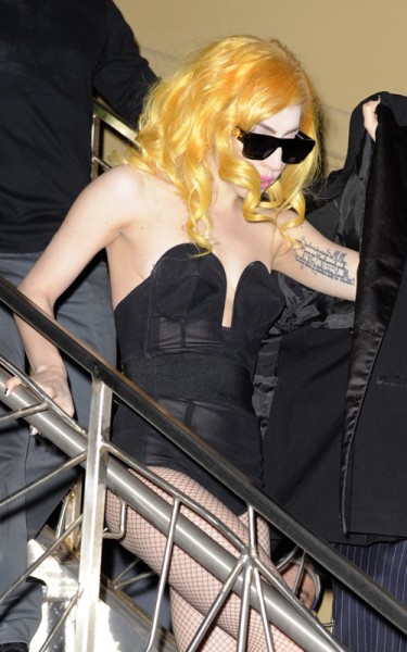 Lady Gaga et ses cheveux jaunes