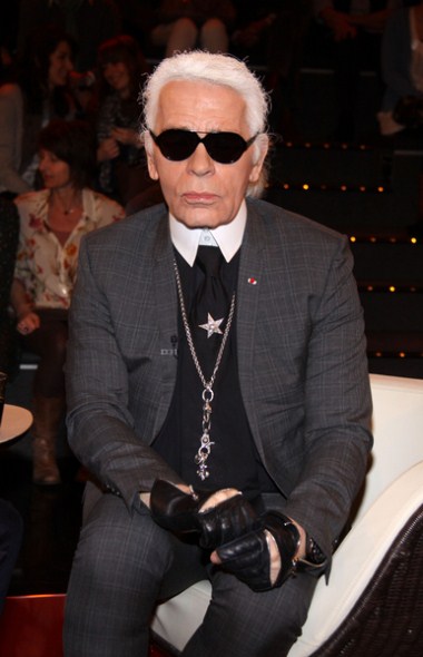 Karl Lagerfeld en tournage pour la présentation de la collection croisière Chanel 2011 