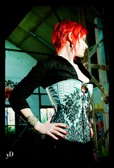 le même corset vert vu de profil Ariel Corset