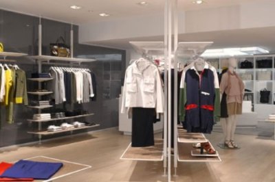 des pièces mises en valeur pour Lacoste