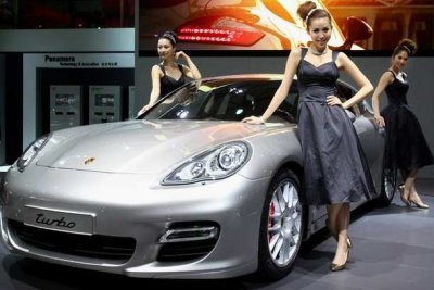 La voiture de luxe, un signe de richesse en Chine