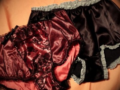 Culottes bordeaux et noire Les petites culottes me Ariel Corsets