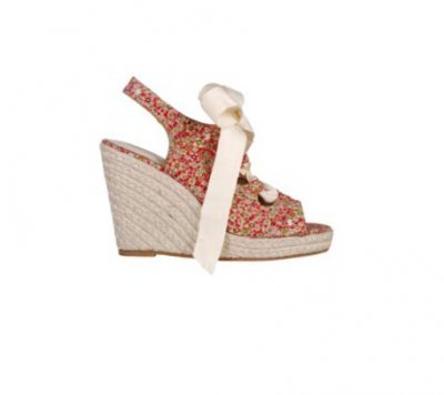 Espadrille été 2011 tendance liberty à ruban et talon compensé en osier naturel de la collection femme André